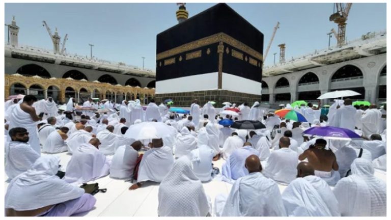 সৌদিতে মৃত হজযাত্রীর সংখ্যা ৯০০ ছাড়িয়েছে, খোঁজ নেই অনেক হজযাত্রীর