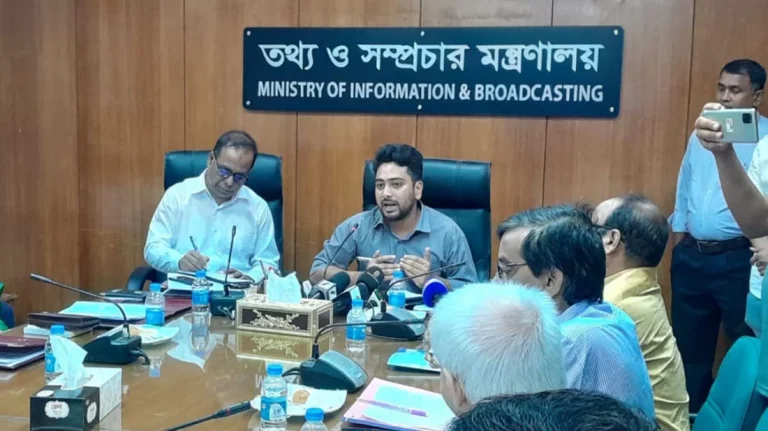 আমাকে ‘স্যার’ বলার দরকার নেই: উপদেষ্টা নাহিদ