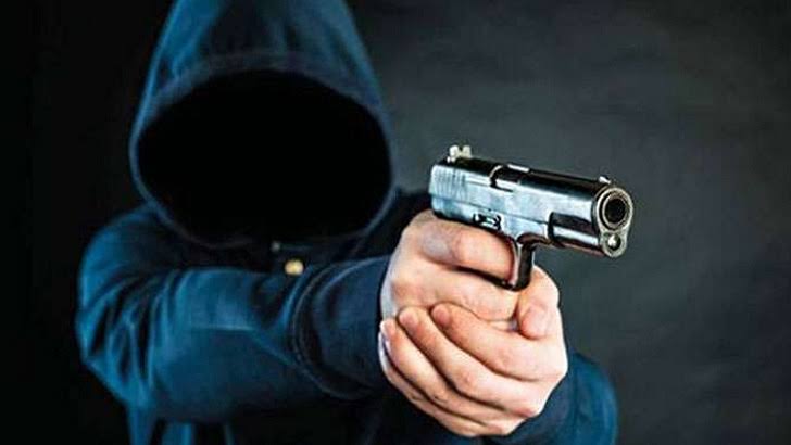 চট্টগ্রামে দুষ্কৃতকারীর গুলিতে ২ জনের মৃত্যু