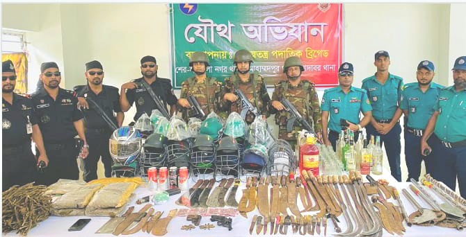 যৌথ বাহিনীর অভিযান: জেনেভা ক্যাম্প থেকে পিচ্চি রাজাসহ গ্রেপ্তার ৩৫