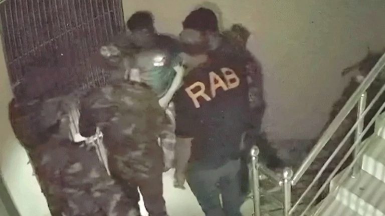 মোহাম্মদপুরে ডাকাতি: গ্রেপ্তার ১১ জনের ৫ জনই বিভিন্ন বাহিনীর বরখাস্ত সদস্য