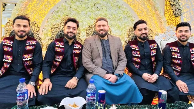 অবশেষে তিন ভাইকে সঙ্গে নিয়ে বিয়ে করলেন রশিদ খান