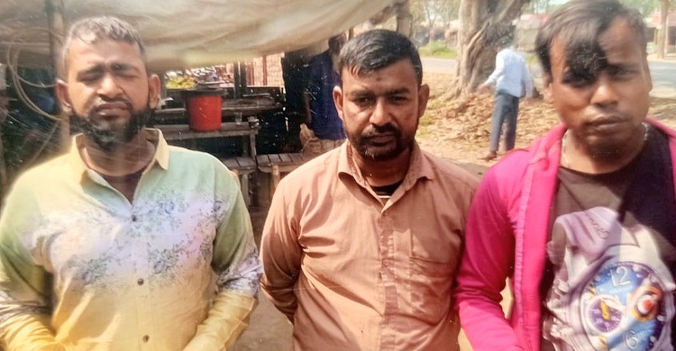 চলন্ত বাসে ডাকাতি ও ধর্ষণের ঘটনায় আটক ৩