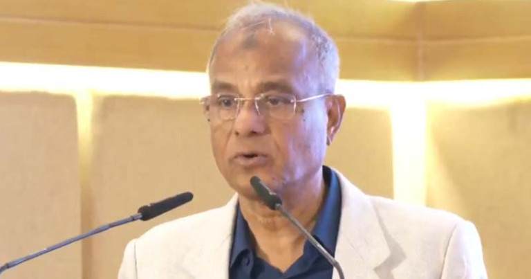 অপরাধীরা যেন সীমান্ত দিয়ে পালাতে না পারে: বিজিবিকে স্বরাষ্ট্র উপদেষ্টা